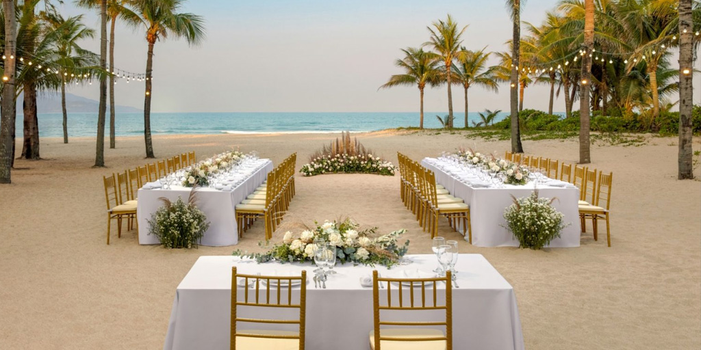 Destination wedding at DA NANG,VIETNAM 