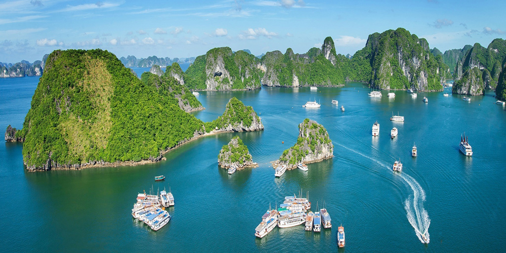 Destination wedding at HA LONG BAY,VIETNAM 