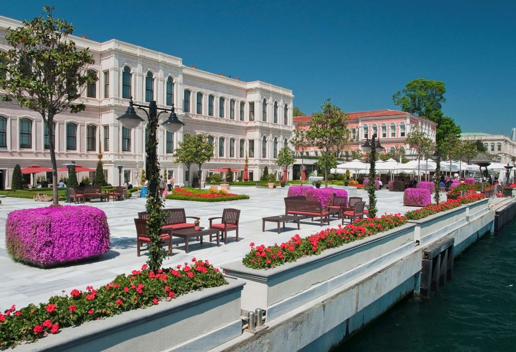 Four Seasons Hotel Istanbul At The Bosphorus
