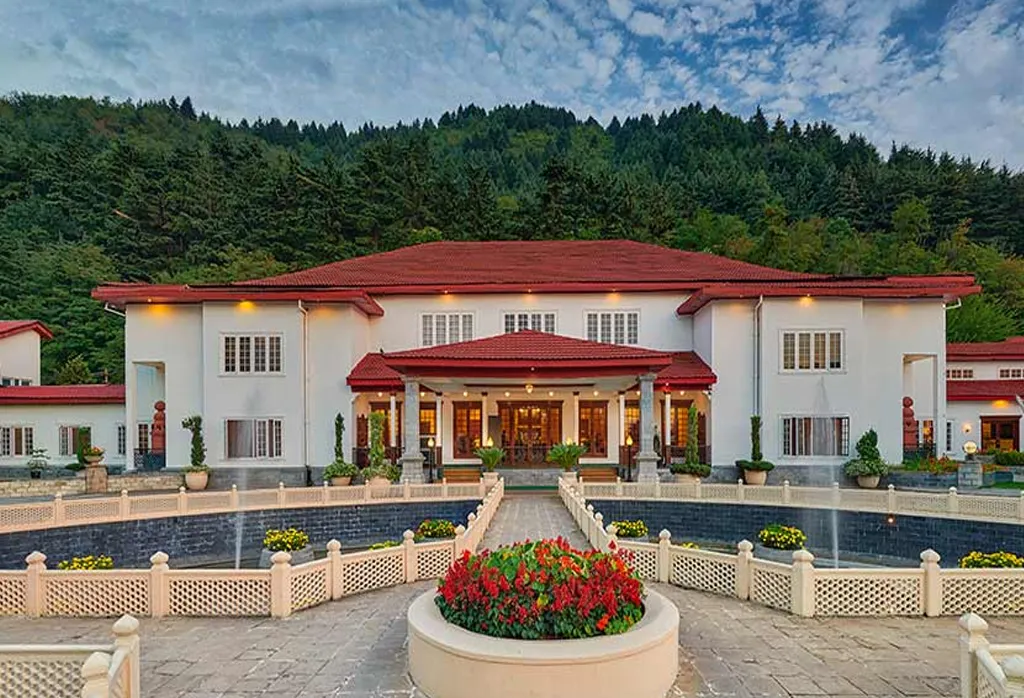 The LaliT Grand Palace, Srinagar
